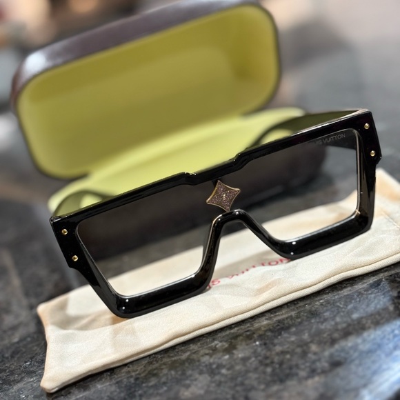 Louis Vuitton Black Sunglasses - Picture 1 of 3